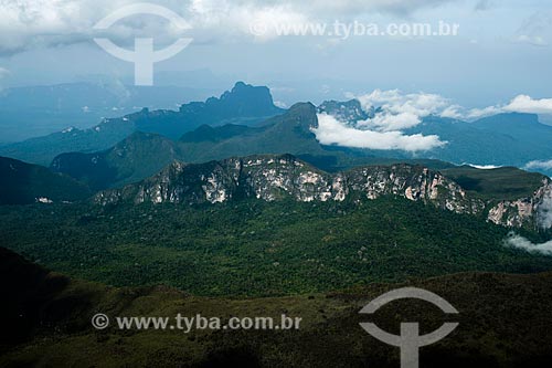  Assunto: Serra do Imeri no Parque Nacional do Pico da Neblina / Local: Amazonas (AM) - Brasil / Data: 10/2012 