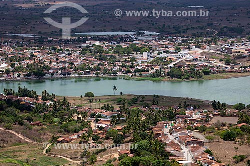  Vista geral da cidade de Alagoa Grande e da antiga Lagoa de Paó, atual Lagoa Grande - também conhecida como Lagoa do Pão - a partir do Morro do Cruzeiro - cidade natal do compositor Jackson do Pandeiro   - Alagoa Grande - Paraíba - Brasil
