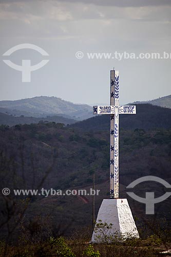  Assunto: Cruzeiro no caminho para o Memorial Frei Damião (2004) - também conhecido como Santuário de Frei Damião / Local: Guarabira - Paraíba (PB) - Brasil / Data: 02/2013 