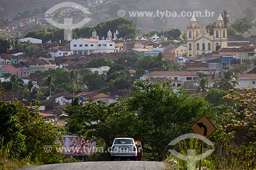  Vista da cidade de Alagoa Grande - cidade natal do compositor Jackson do Pandeiro - a partir da Rodovia PB-079 com Igreja de Nossa Senhora da Boa Viagem (1868) à direita   - Alagoa Grande - Paraíba - Brasil