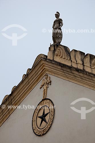  Assunto: Detalhes da fachada do Teatro Minerva (1859) / Local: Areia - Paraíba (PB) - Brasil / Data: 02/2013 