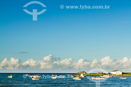  Assunto: Barcos de pesca na praia da Armação / Local: Florianópolis - Santa Catarina (SC) - Brasil / Data: 04/2013 