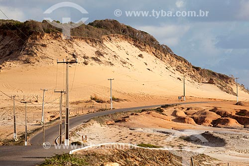  Assunto: Avenida Antônio Florêncio e dunas próximo à Praia de Cacimbinhas / Local: Distrito de Pipa - Tibau do Sul - Rio Grande do Norte (RN) - Brasil / Data: 03/2013 