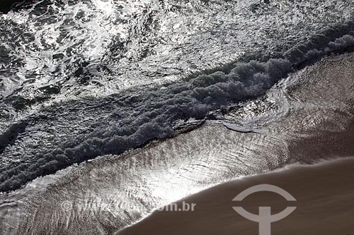  Assunto: Vista das ondas na Praia de Cacimbinhas a partir das falésias / Local: Distrito de Pipa - Tibau do Sul - Rio Grande do Norte (RN) - Brasil / Data: 03/2013 