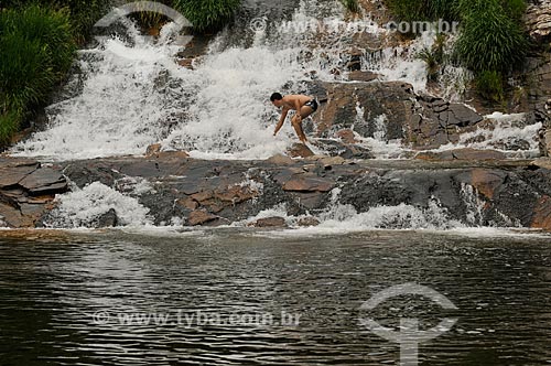  Assunto: Cachoeira do Tombo no Ribeirão do Claro - complexo da Serra da Canastra / Local: Delfinópolis - Minas Gerais (MG) - Brasil / Data: 03/2013 
