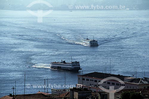  Assunto: Vista das barcas que fazem o transporte de passageiros entre Rio e Niterói na Baía de Guanabara / Local: Rio de Janeiro (RJ) - Brasil / Data: 04/2013 