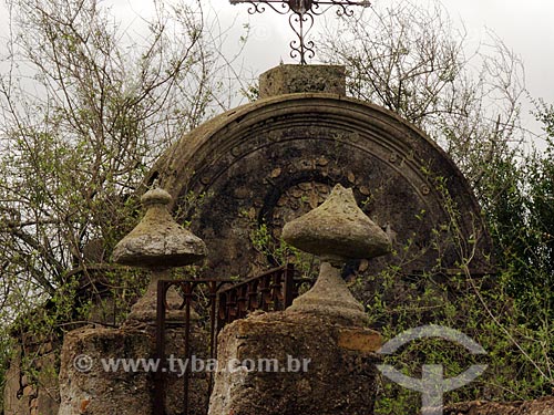  Assunto: Entrada de antigo cemitério na Estância da Bica / Local: Distrito de Música - Dom Pedrito - Rio Grande do Sul (RS) - Brasil / Data: 2012 