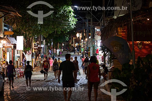  Assunto: Turistas na Avenida Baía dos Golfinhos  / Local: Distrito de Pipa - Tibau do Sul - Rio Grande do Norte (RN) - Brasil / Data: 03/2013 