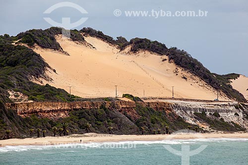  Assunto: Praia de Cacimbinhas com dunas ao fundo / Local: Distrito de Pipa - Tibau do Sul - Rio Grande do Norte (RN) - Brasil / Data: 03/2013 