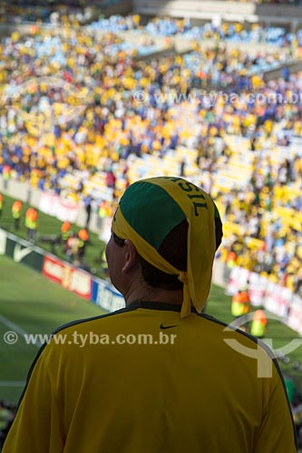  Assunto: Torcedor no Estádio Jornalista Mário Filho, também conhecido como Maracanã, durante jogo amistoso entre Brasil e Inglaterra / Local: Maracanã - Rio de Janeiro (RJ) - Brasil / Data: 06/2013 