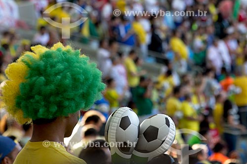  Assunto: Torcedor no Estádio Jornalista Mário Filho, também conhecido como Maracanã, durante jogo amistoso entre Brasil e Inglaterra / Local: Maracanã - Rio de Janeiro (RJ) - Brasil / Data: 06/2013 