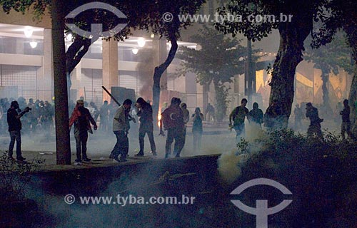  Assunto: Confronto entre manifestantes do Movimento Passe Livre com as forças de segurança na Avenida Presidente Vargas / Local: Centro - Rio de Janeiro (RJ) - Brasil / Data: 06/2013 