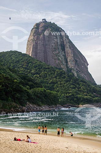  Assunto: Banhistas na Praia Vermelha com o Pão de Açúcar ao fundo / Local: Urca - Rio de Janeiro (RJ) - Brasil / Data: 06/2013 