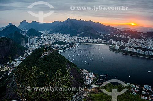  Assunto: Vista do Morro da Urca e da Enseada de Botafogo com Cristo Redentor ao fundo / Local: Botafogo - Rio de Janeiro (RJ) - Brasil / Data: 06/2013 