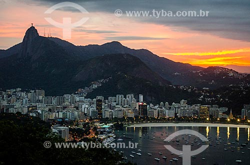  Assunto: Vista da Enseada de Botafogo com o Cristo Redentor ao fundo / Local: Botafogo - Rio de Janeiro (RJ) - Brasil / Data: 06/2013 