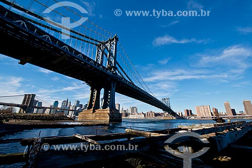  Assunto: Ponte de Manhattan (1909) com a Ponte do Brooklyn (1883) ao fundo / Local: Nova Iorque - Estados Unidos da América - EUA / Data: 01/2013 