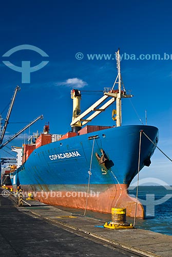  Assunto: Embarcação aguardando descarregamento de contêiners no TECON - Terminal de Contêiners de Rio Grande / Local: Rio Grande - Rio Grande do Sul (RS) - Brasil / Data: 01/2009 