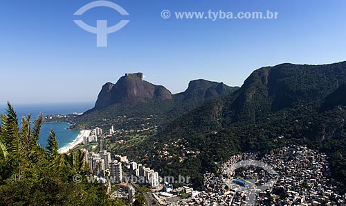  Assunto: Vista de parte da Favela da Rocinha e São Conrado com Pedra da Gávea ao fundo / Local: São Conrado - Rio de Janeiro (RJ) - Brasil / Data: 07/2013 