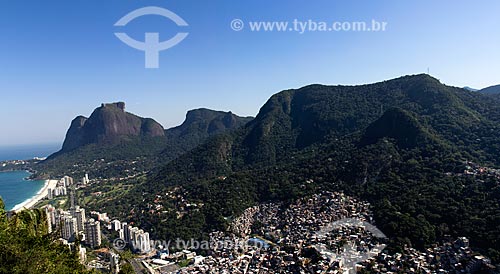  Assunto: Vista de parte da Favela da Rocinha e São Conrado com Pedra da Gávea ao fundo / Local: São Conrado - Rio de Janeiro (RJ) - Brasil / Data: 07/2013 
