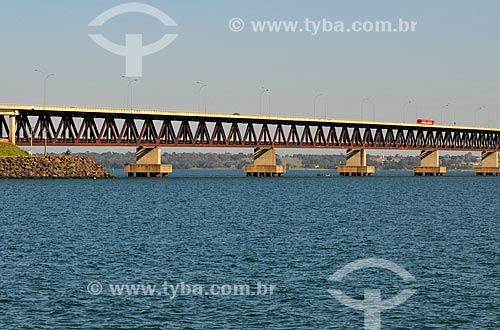  Ponte Rodoferroviária sobre o Rio Paraná - Sua extensão total é de 3.800 metros, sendo portanto a maior ponte fluvial brasileira - Divisa Natural entre os Estados do SP e MS  - Rubinéia - São Paulo - Brasil