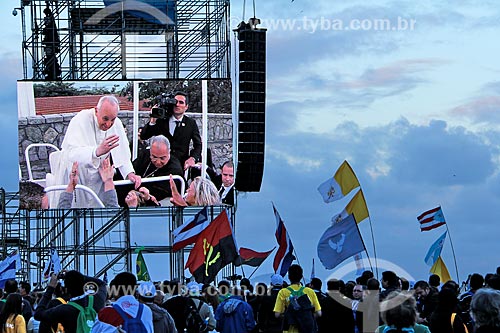  Assunto: Imagem do Papa Francisco em telão na Praia de Copacabana durante a Jornada Mundial da Juventude / Local: Copacabana - Rio de Janeiro (RJ) - Brasil / Data: 07/2013 