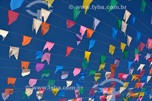  Assunto: Bandeirinhas usadas na decoração de Festa Junina / Local: Rio de Janeiro (RJ) - Brasil / Data: 06/2013 