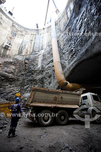  Assunto: Canteiro de obras da Via Binário do Porto - construção do Túnel da Saúde / Local: Rio de Janeiro (RJ) - Brasil / Data: 02/2013 
