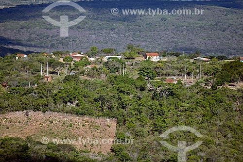  Assunto: Vista de povoado na Serra do Sabá e vegetação de caatinga na zona rural de Custódia / Local: Custódia - Pernambuco (PE) - Brasil / Data: 06/2013 