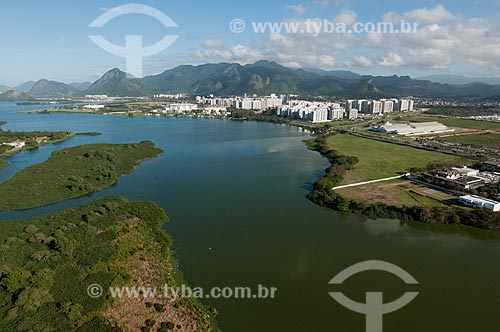  Assunto: Vista áerea da Lagoa de Jacarépagua / Local: Barra da Tijuca - Rio de Janeiro (RJ) - Brasil / Data: 08/2012 