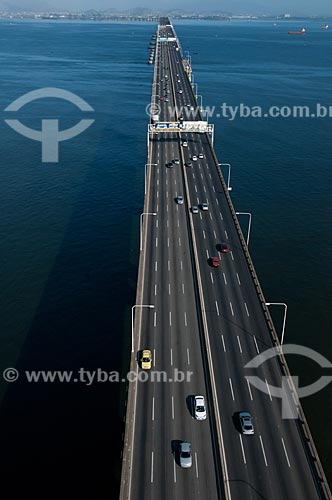  Assunto: Vista aérea da Ponte Rio-Niterói (1974) / Local: Rio de Janeiro (RJ) - Brasil / Data: 08/2012 