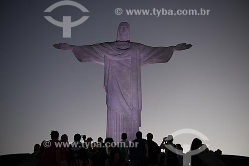  Assunto: Turistas no Cristo Redentor (1931) / Local: Rio de Janeiro (RJ) - Brasil / Data: 07/2013 