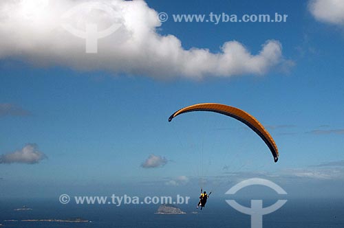  Assunto: Pessoa praticando voo livre na Rampa Pedra Bonita/Pepino / Local: São Conrado - Rio de Janeiro (RJ) - Brasil / Data: 05/2013 