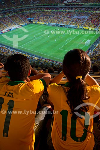  Assunto: Crianças assistindo o jogo entre Brasil x Japão - pela abertura da Copa das Confederações - no Estádio Nacional de Brasília Mané Garrincha (1974) / Local: Brasília - Distrito Federal (DF) - Brasil / Data: 06/2013 
