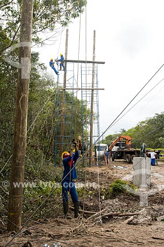  Assunto: Obras de ampliação da rede elétrica na região do Vale do Ribeira / Local: Iguape - São Paulo (SP) - Brasil / Data: 11/2012 