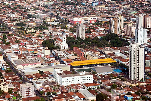  Assunto: Vista aérea da Catedral de Nossa Senhora Aparecida, Praça vinte e um de Abril e do Terminal Urbano de Sertãozinho / Local: Sertãozinho - São Paulo (SP) - Brasil / Data: 05/2013 