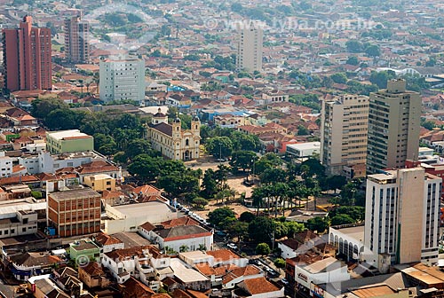  Assunto: Vista aérea da Catedral do Divino Espírito Santo (1877) e do centro da cidade / Local: Barretos - São Paulo (SP) - Brasil / Data: 05/2013 