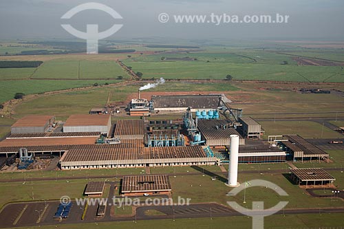  Assunto: Vista aérea da fábrica da Cutrale - industria de suco de laranja / Local: Colina - São Paulo (SP) - Brasil / Data: 05/2013 