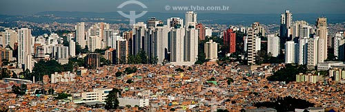  Assunto: Favela Paraisópolis com os edifícios da Avenida Giovani Gronchi ao fundo / Local: Paraisópolis - São Paulo (SP) - Brasil / Data: 06/2013 