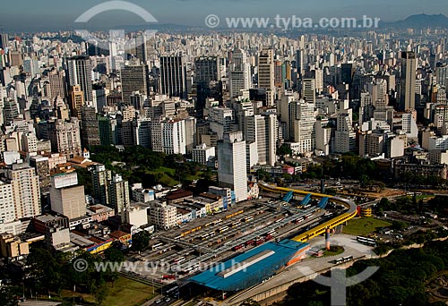  Assunto: Vista aérea do Terminal Parque Dom Pedro II (1971) e do Terminal Mercado com prédios ao fundo / Local: São Paulo (SP) - Brasil / Data: 06/2013 