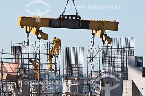  Assunto: Trabalhadores na construção da Arena do Grêmio (2012) / Local: Humaitá - Porto Alegre - Rio Grande do Sul (RS) - Brasil / Data: 03/2012 