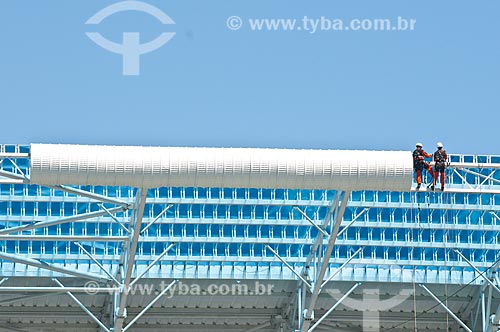  Assunto: Construção da Arena do Grêmio (2012) - instalação da cobertura do estádio / Local: Humaitá - Porto Alegre - Rio Grande do Sul (RS) - Brasil / Data: 11/2012 
