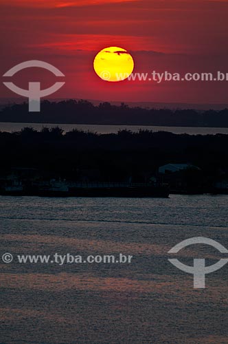  Assunto: Pôr do sol no Lago Guaíba / Local: Porto Alegre - Rio Grande do Sul (RS) - Brasil / Data: 09/2013 