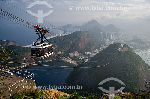  Assunto: Bondinho fazendo a travessia entre o Morro da Urca e o Pão de Açúcar / Local: Urca - Rio de Janeiro (RJ) - Brasil / Data: 06/2013 