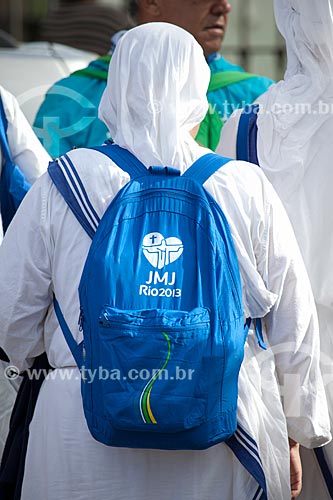  Assunto: Freira da congregação Missionárias da Caridade com mochila da Jornada Mundial da Juventude (JMJ) / Local: Rio de Janeiro (RJ) - Brasil / Data: 07/2013 
