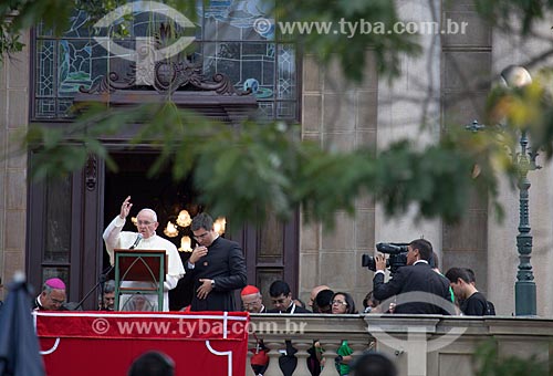  Papa Francisco rezando a Oração do Ângelus na sacada do Palácio São Joaquim (1918) - também conhecido como Palácio da Mitra Arquiepiscopal - durante a Jornada Mundial da Juventude (JMJ)  - Rio de Janeiro - Rio de Janeiro - Brasil