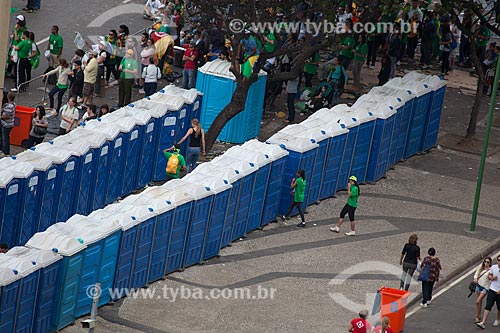  Assunto: Banheiros químicos na orla durante a Jornada Mundial da Juventude (JMJ) / Local: Copacabana - Rio de Janeiro (RJ) - Brasil / Data: 07/2013 