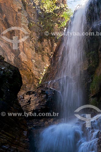  Assunto: Cachoeira nos cânions da Represa de Furnas / Local: Capitólio - Minas Gerais (MG) - Brasil / Data: 07/2013 