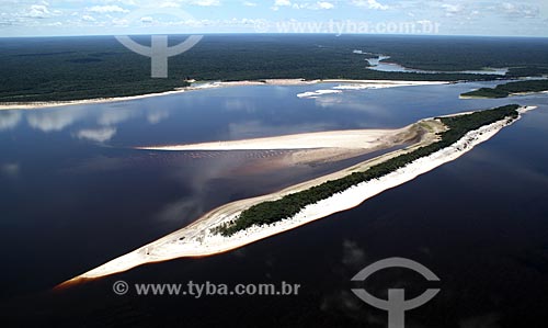  Assunto: Vista aérea do arquipélago fluvial de Anavilhanas no Rio Negro  / Local: Novo Airão - Amazonas (AM) - Brasil / Data: 11/2011 