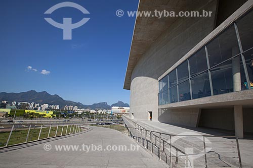  Assunto: Fachada da Cidade das Artes - antiga Cidade da Música - com a Pedra da Gávea ao fundo / Local: Barra da Tijuca - Rio de Janeiro (RJ) - Brasil / Data: 09/2013 