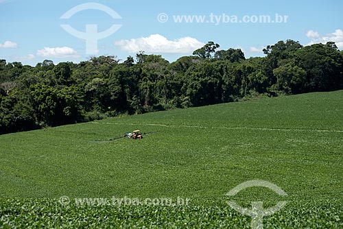 Assunto: Aplicação de defensivos em plantação de soja transgênica na zona rural de Catanduvas / Local: Catanduvas - Paraná (PR) - Brasil / Data: 01/2013 